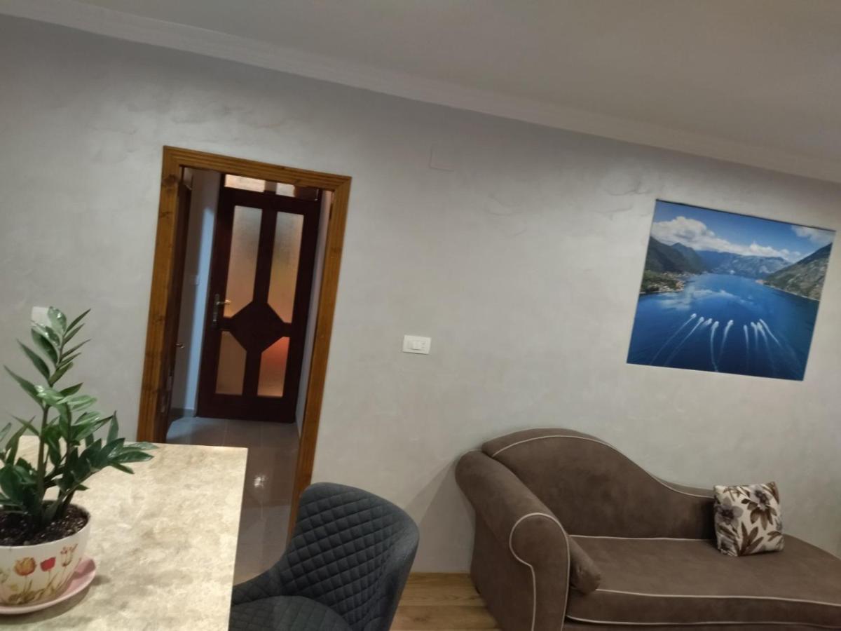 Apartment Ksenija Kotor Exterior foto